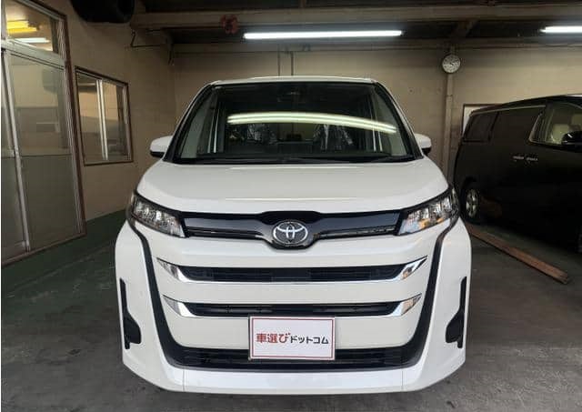 Toyota Noah 2022