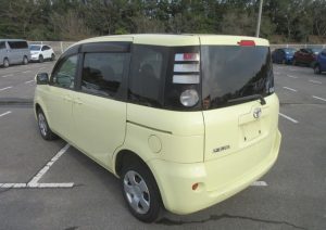 Toyota Sienta 2009