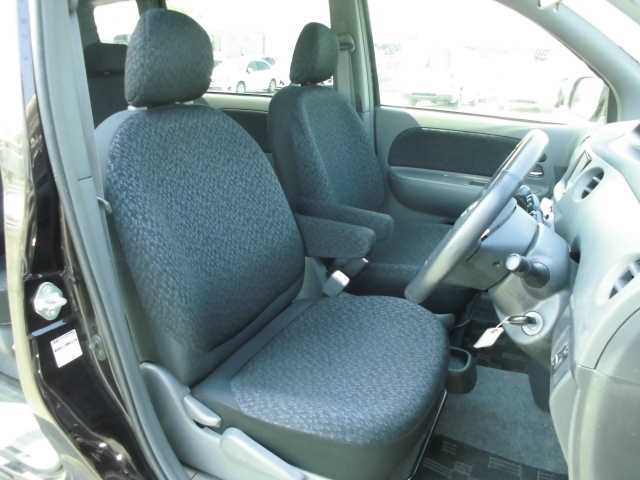 Toyota Sienta 2012