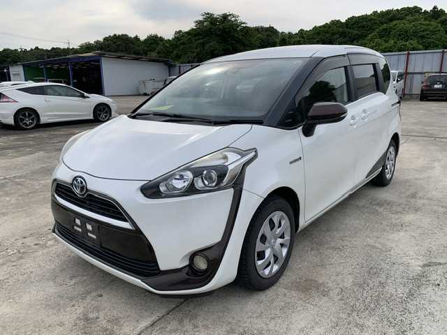 Toyota Sienta 2015