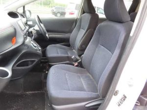 Toyota Sienta 2016