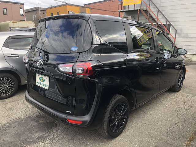 Toyota Sienta 2019