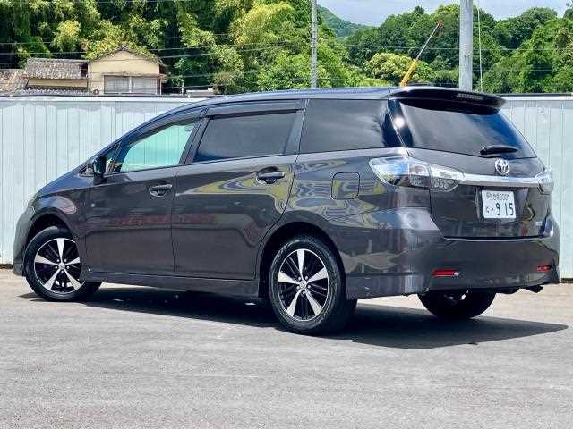 Toyota Wish 2013