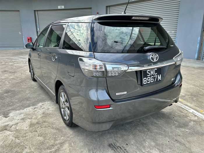 Toyota Wish 2015