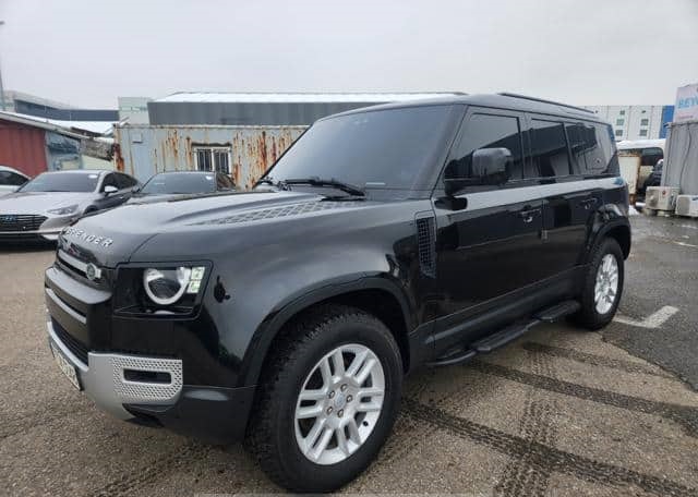 Land Rover Defender 110 2022
