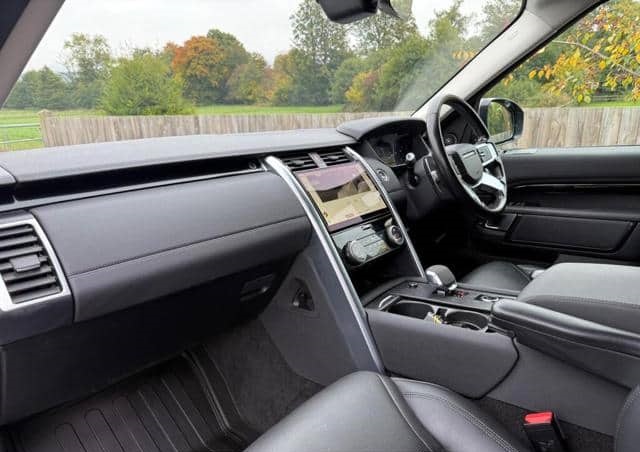 Land Rover Discovery 5 2022