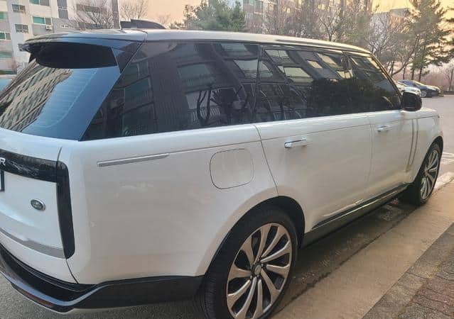 Land Rover Range Rover 2023