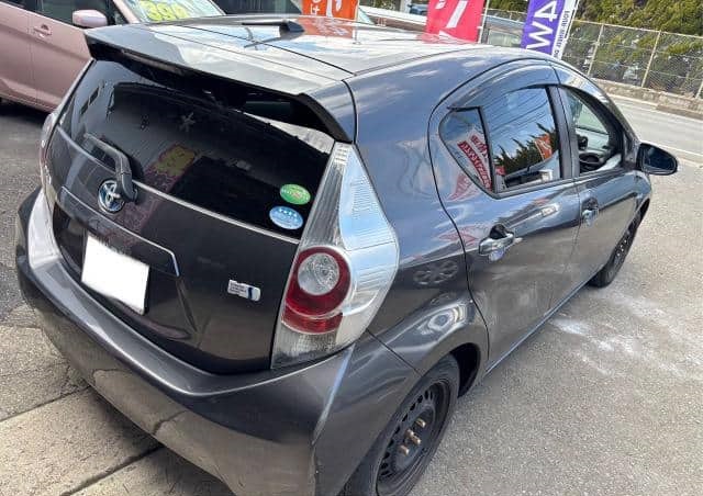 Toyota AQUA 2012