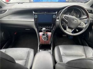 Toyota Harrier Hybrid 2016