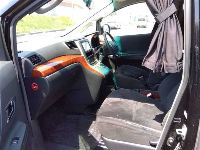 Toyota Vellfire 2010