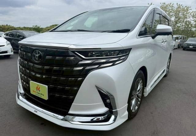 Toyota Alphard Hybrid 2023