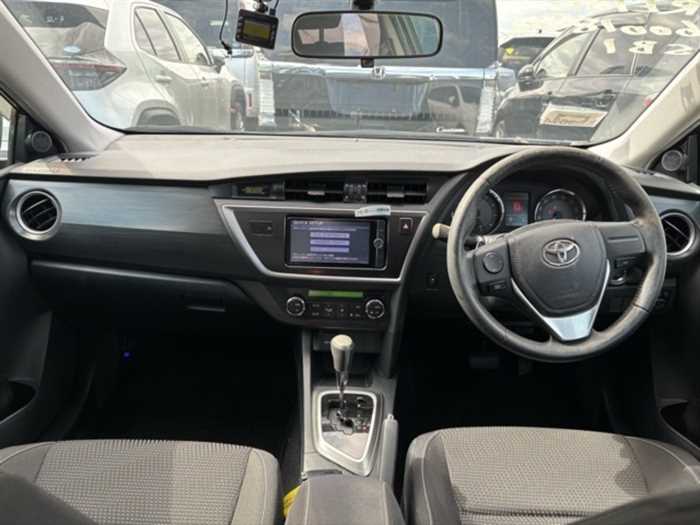 Toyota Auris 2013