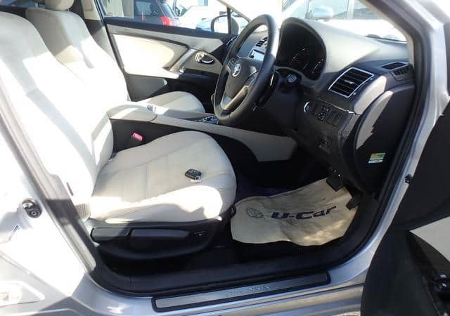 Toyota Avensis 2012