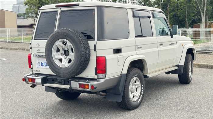 Toyota Land Cruiser 70 2015