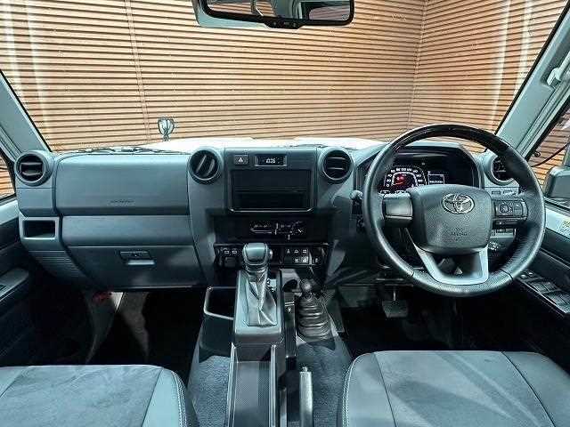 Toyota Land Cruiser 70 2023