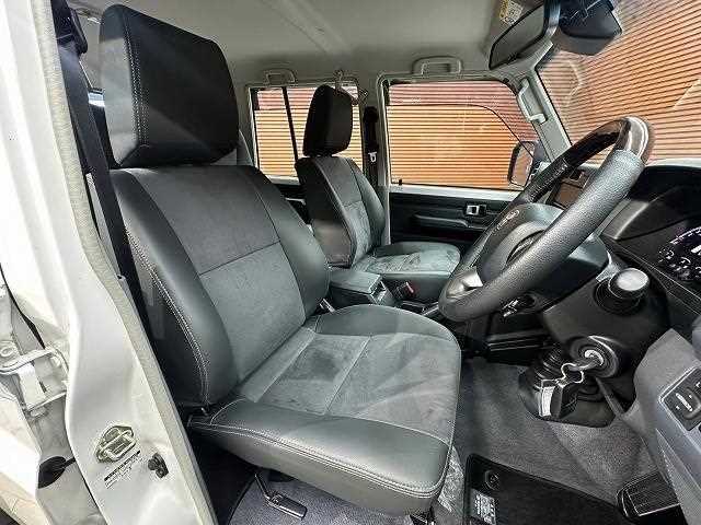 Toyota Land Cruiser 70 2023