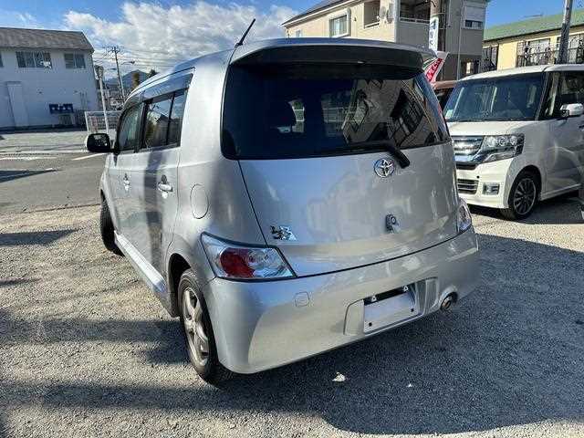 Toyota bB 2009