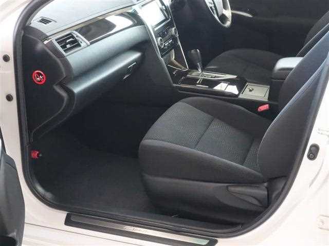 Toyota Camry Hybrid 2013