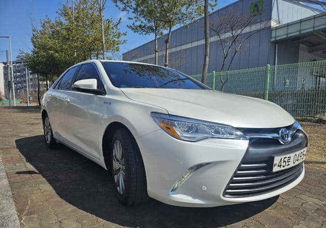 Toyota Camry Hybrid 2016