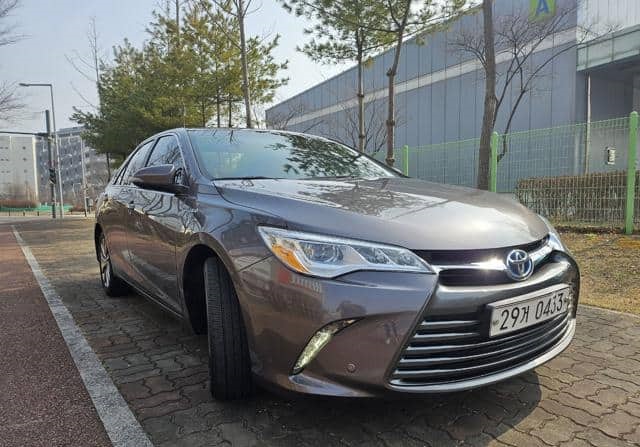 Toyota Camry Hybrid 2017