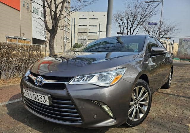 Toyota Camry Hybrid 2017