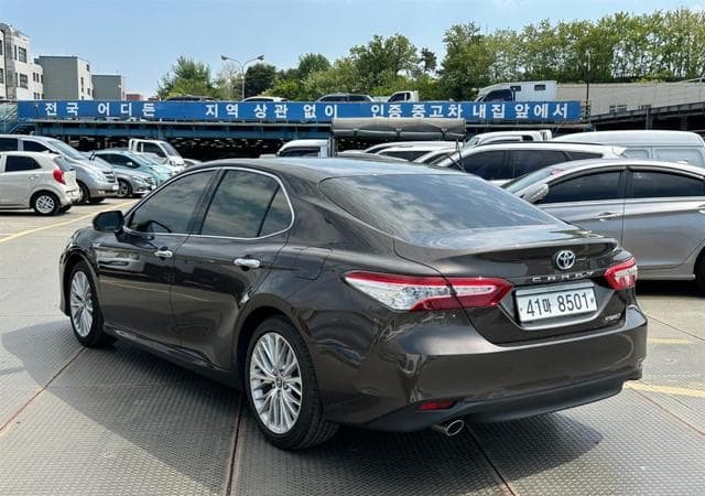 Toyota Camry Hybrid 2019
