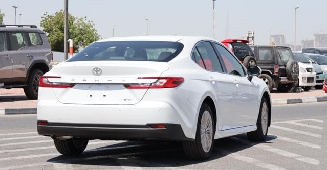Toyota Camry Hybrid 2025