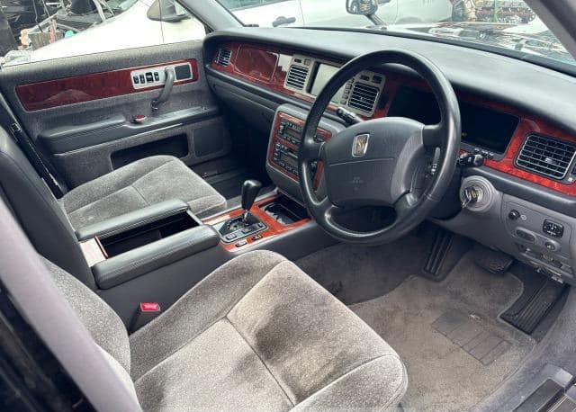 Toyota Century 2013