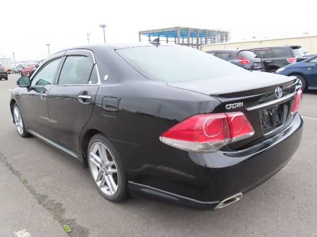 Toyota Crown 2011