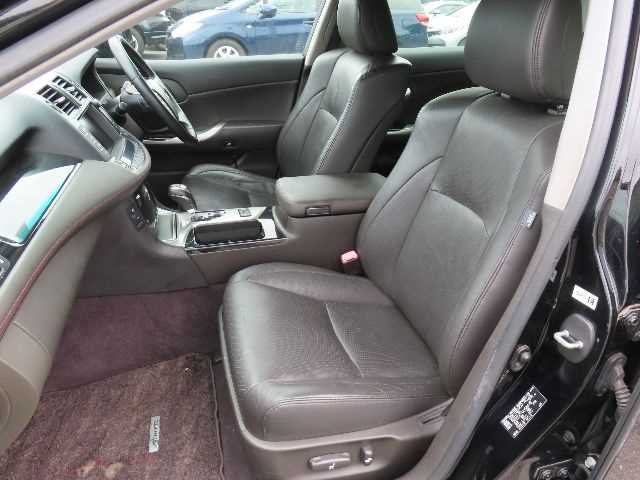 Toyota Crown 2011