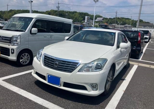 Toyota Crown 2012