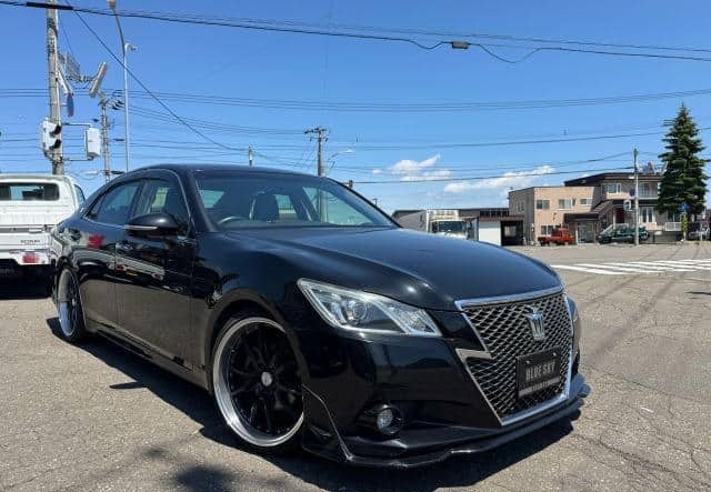 Toyota Crown 2013