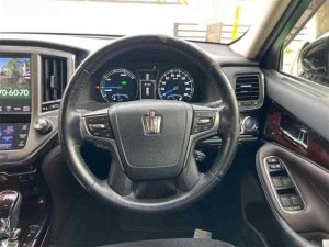 Toyota Crown 2016