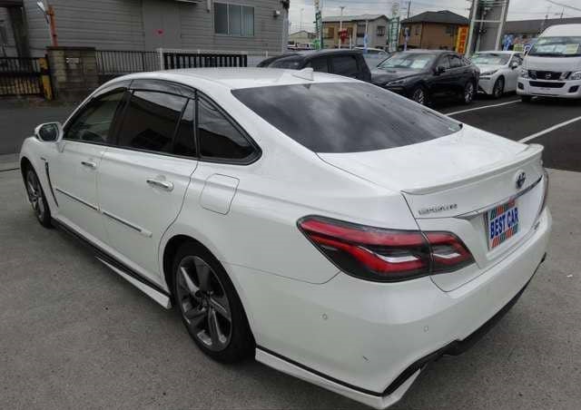 Toyota Crown 2018