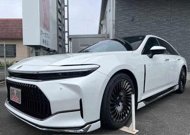 Toyota Crown 2025