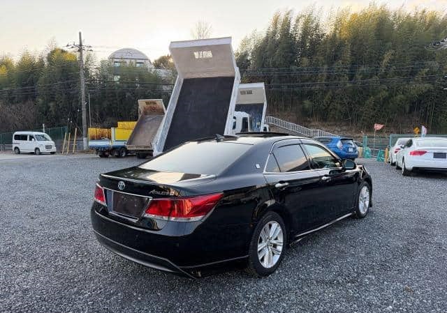 Toyota Crown Athlete Series 2015