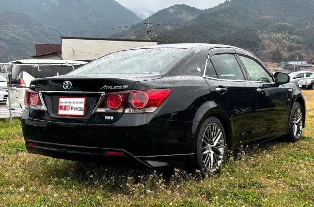 Toyota Crown Athlete Series 2017