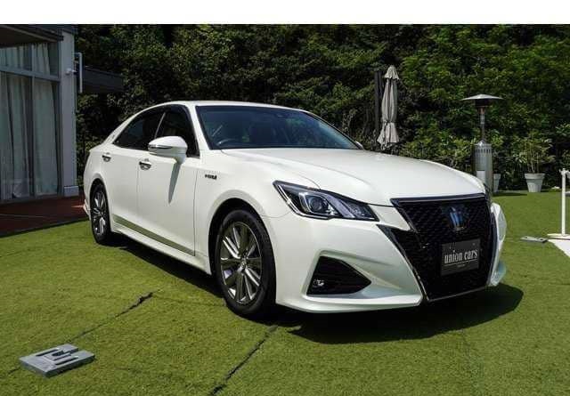 Toyota Crown Athlete Series 2018
