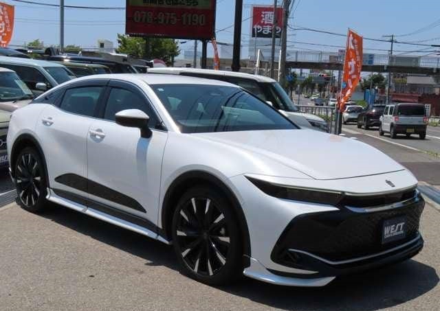 oyota Crown Crossover 2022