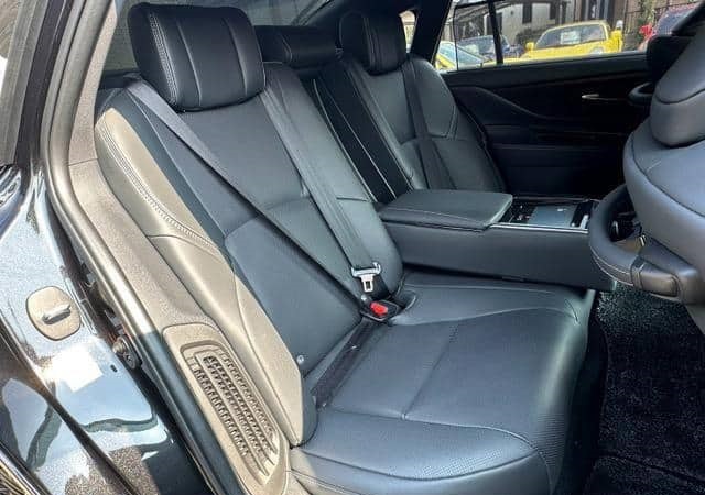 Toyota Crown Hybrid 2023