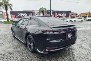 Toyota Crown Hybrid 2023