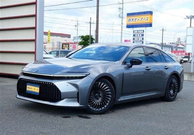 Toyota Crown Hybrid 2024