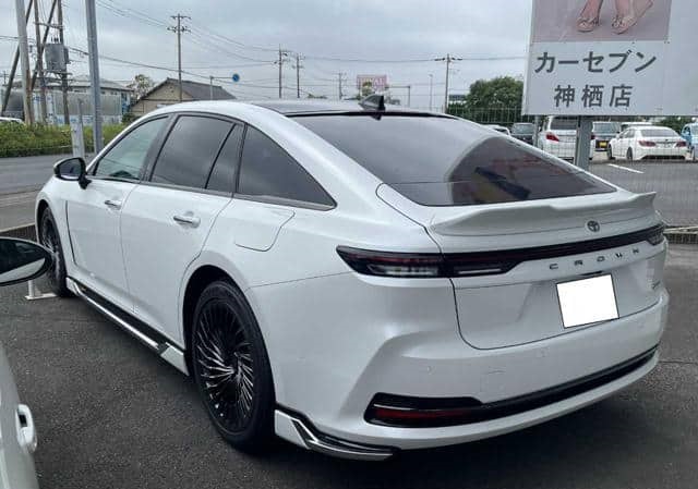 Toyota Crown Hybrid 2025