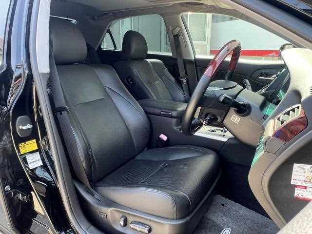 Toyota Crown Hybrid 2011