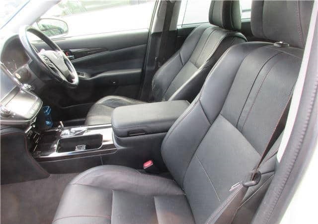 Toyota Crown Hybrid 2016