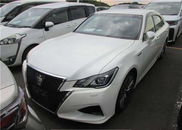 Toyota Crown Hybrid 2016