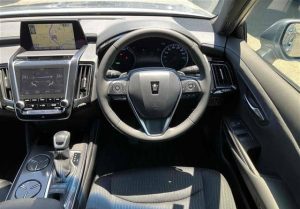 Toyota Crown Hybrid 2018