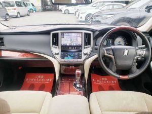 Toyota Crown Majesta 2014 