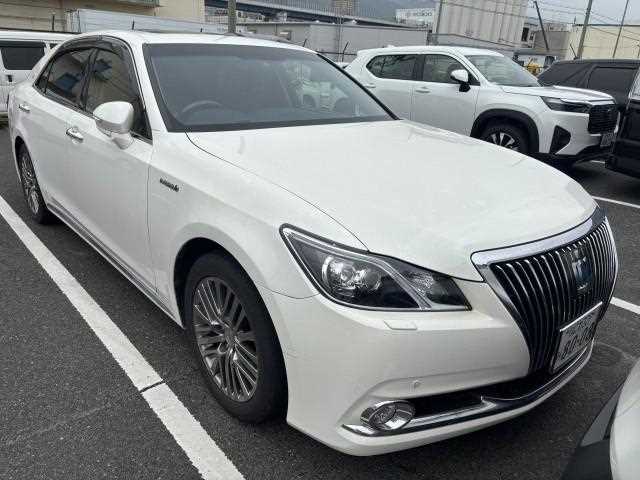 Toyota Crown Majesta 2014