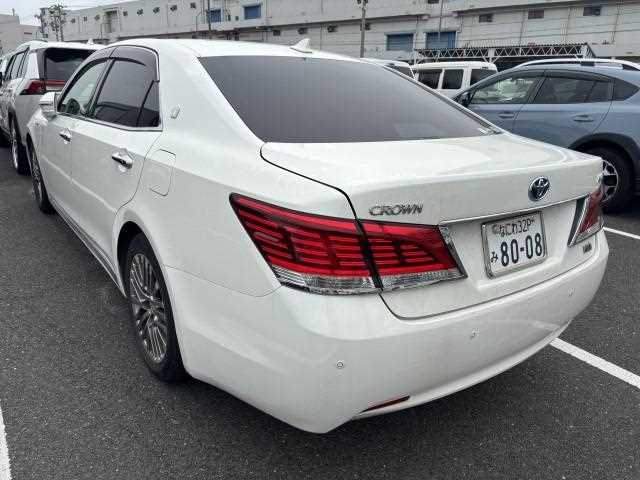 Toyota Crown Majesta 2014